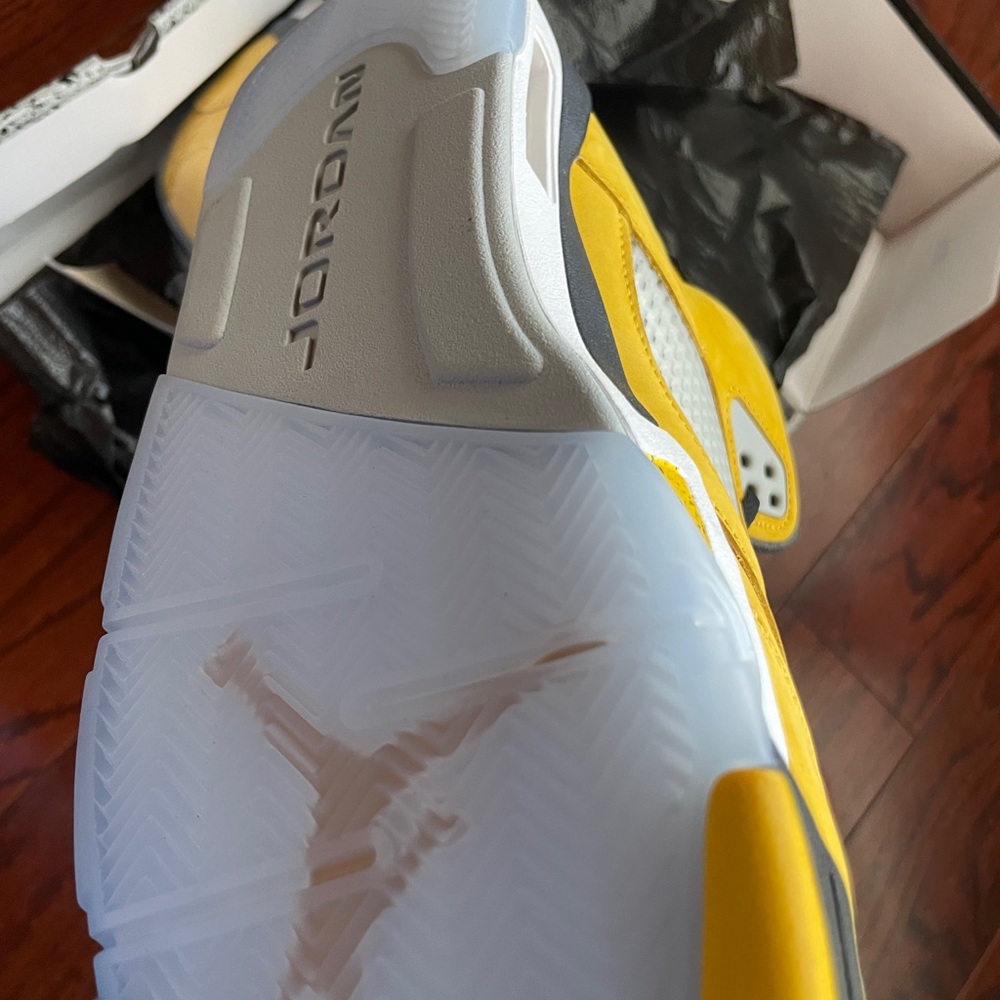 Men’s yellow air Jordan 5 retro size 10 - Picture 8 of 11